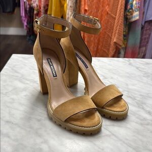 Stuart Weitzman Tan Suede Lug Sole Sandal Size 8